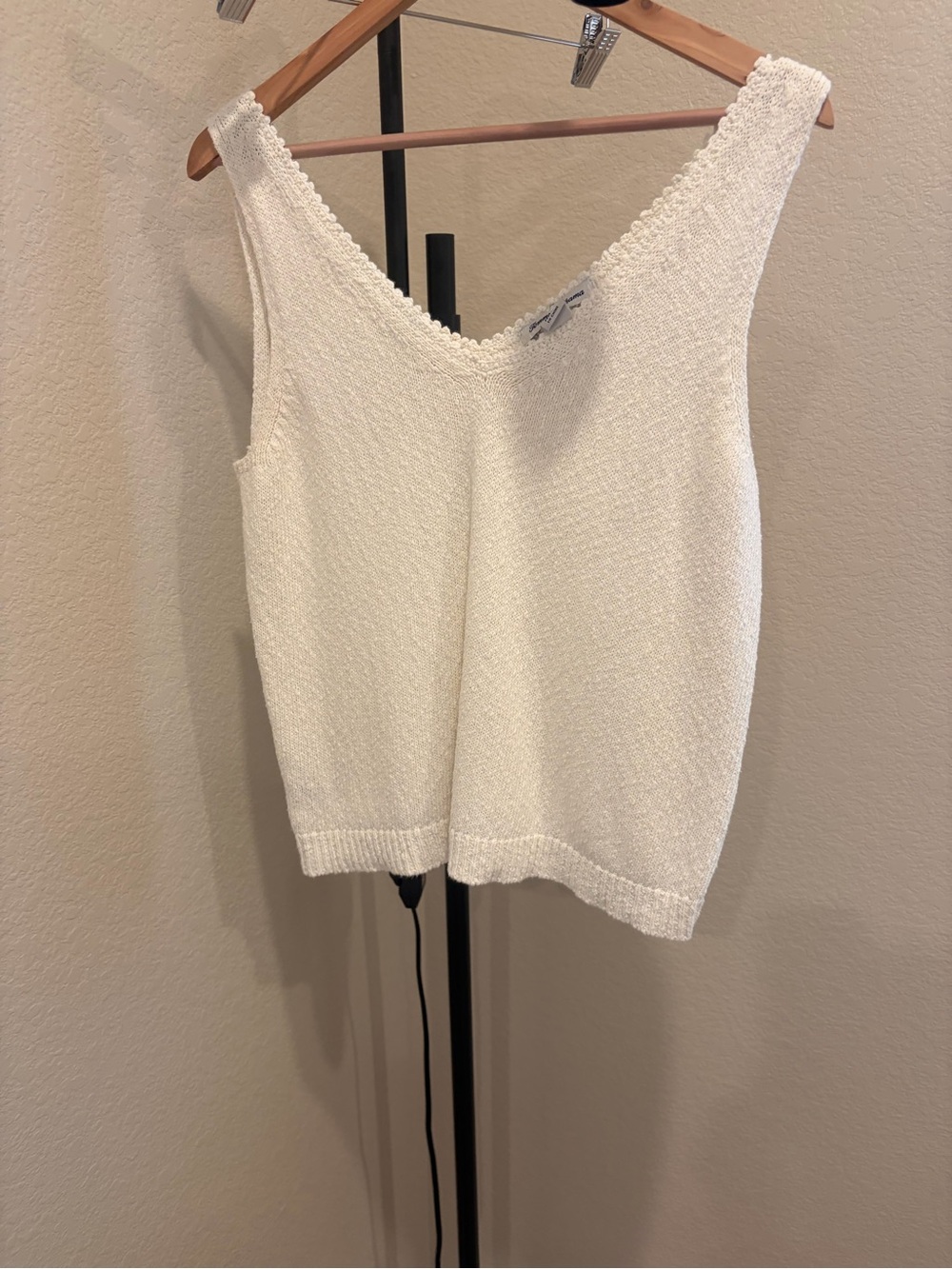 Tommy Bahama Cream V-Neck Knit Tank Top